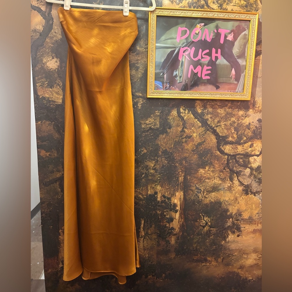 NWT House of Harlow 1960 Carmel Satin Fabric